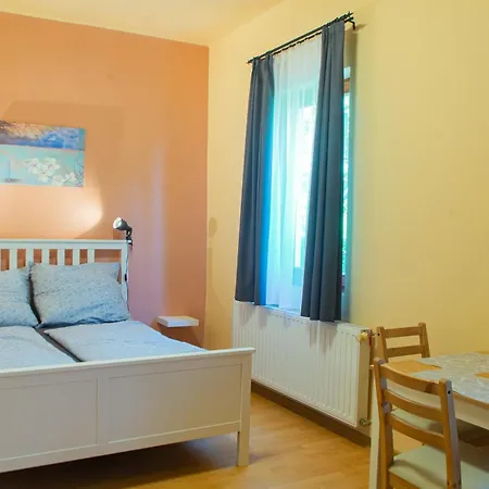 Almadiszallasok Aaa Lejlighed Balatonalmádi